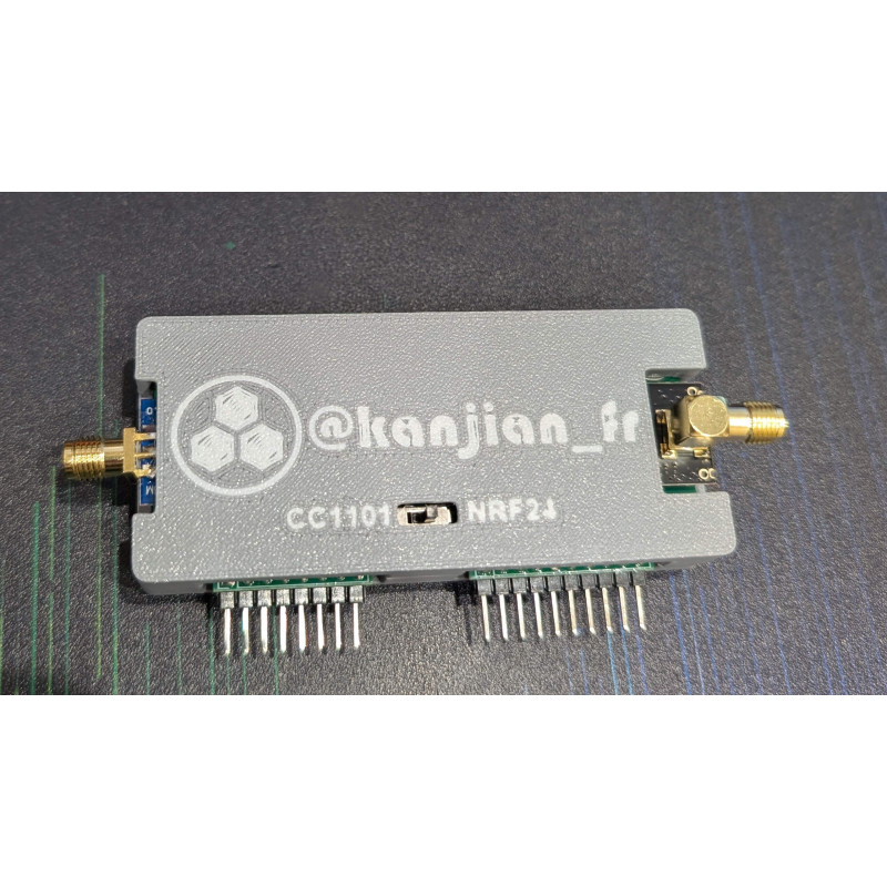 Antenne CC1101 et NRF24 en un seul module pour le Flipper Zero Antenne CC1101 et NRF24 en un seul module pour le Flipper Zero