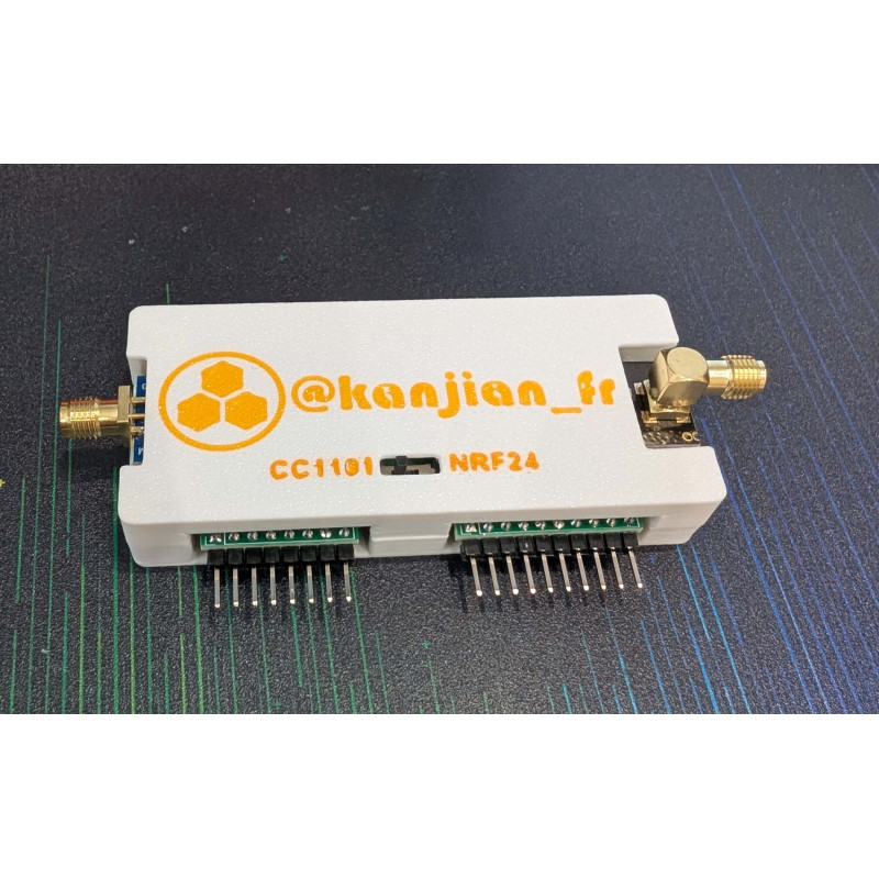 Antenne CC1101 et NRF24 en un seul module pour le Flipper Zero Antenne CC1101 et NRF24 en un seul module pour le Flipper Zero